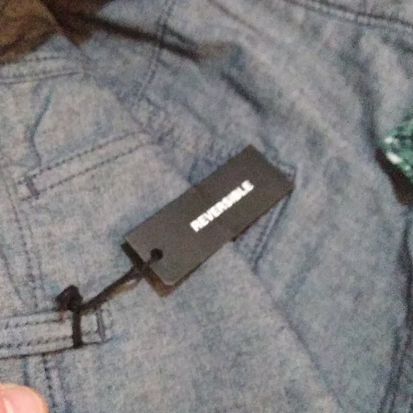 Cool reversible GAP shorts NWT - Picture 3 of 6